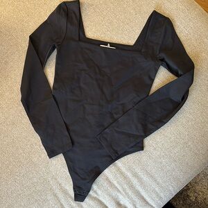 Aritzia NEW Babaton Original Contour Black Square Neck Long Sleeve Bodysuit